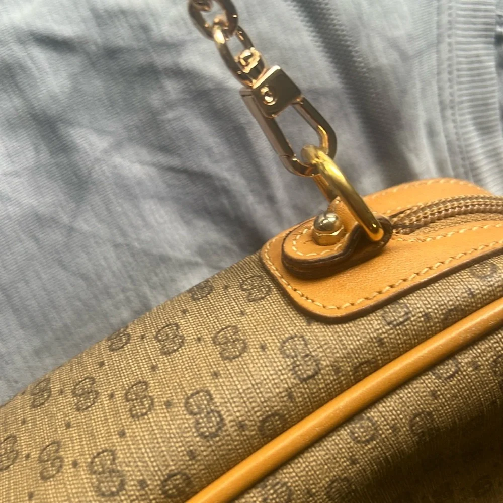 Vintage GUCCI logo zip shoulder bag purse - Picture 5 of 10